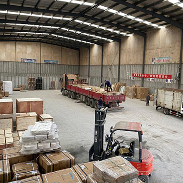 总部仓储作业现场